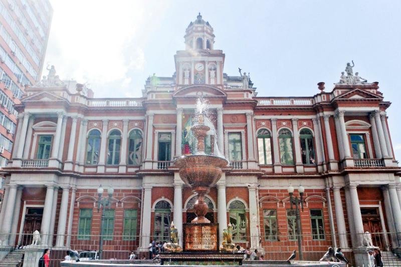 Prefeitura de Porto Alegre abre concurso para diversos cargos