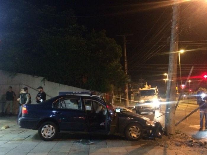 Motorista morre ap&oacute;s persegui&ccedil;&atilde;o policial e acidente na zona Sul de Porto Alegre