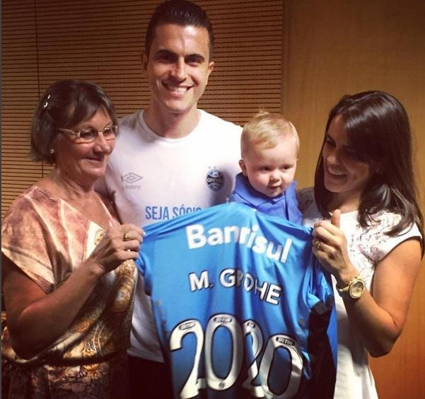 Grohe foi homenageado pelo Gr&ecirc;mio por renova&ccedil;&atilde;o