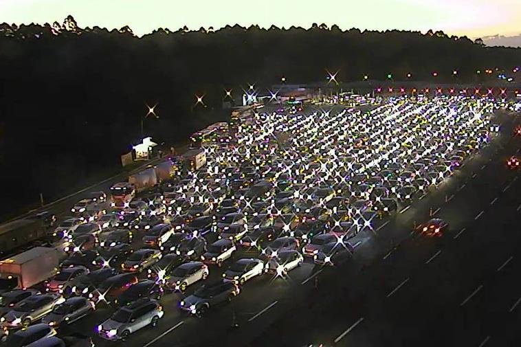 Mais de 54 mil ve&iacute;culos tinham cruzado freeway at&eacute; as 21h15, perto de superar proje&ccedil;&otilde;es da Concepa