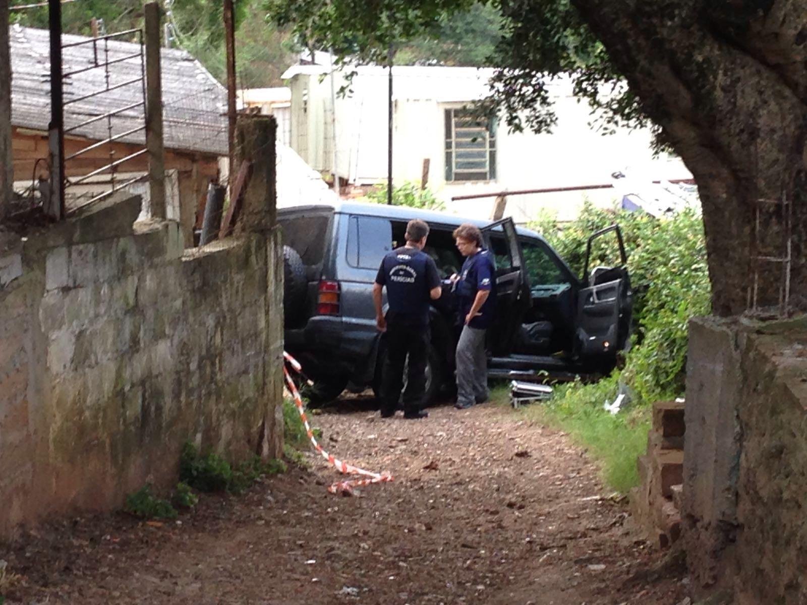 Pajero foi deixada no local do crime