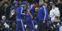 Diego Costa é levado ao hospital depois do empate entre Chelsea e Everton