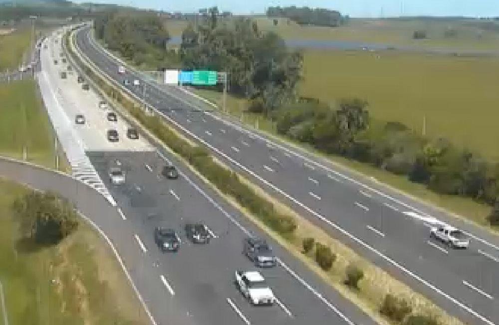 Liberado acostamento da freeway para volta do Litoral