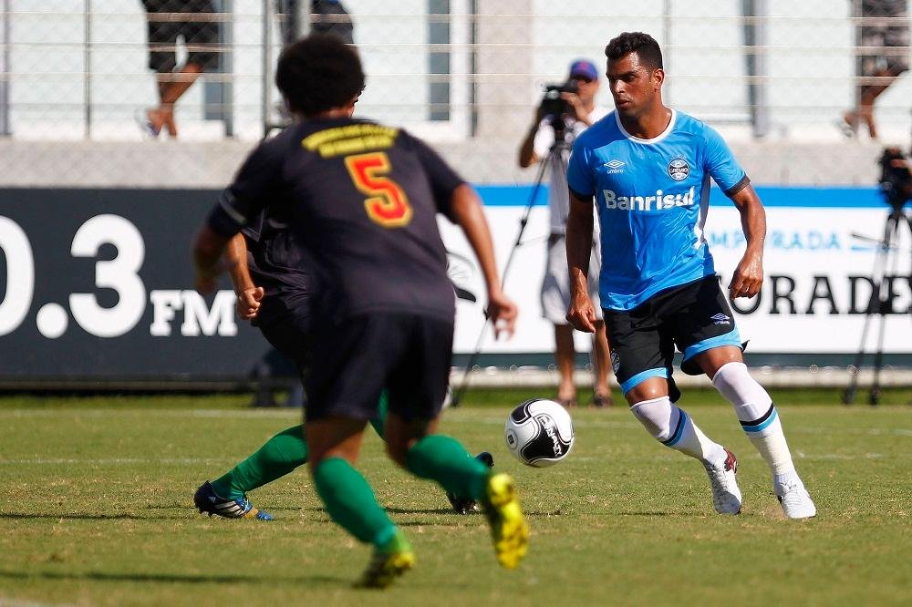 Gr&ecirc;mio vence por 3 a 0 jogo-treino com Sindicato dos Atletas