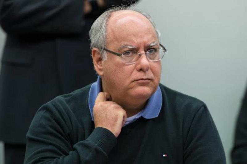 Ex-diretor da Petrobras est&aacute; preso em Curitiba desde mar&ccedil;o