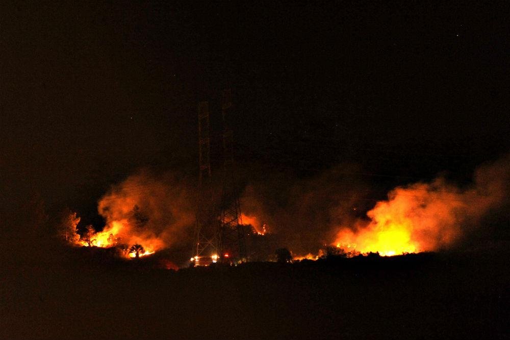 Fogo come&ccedil;ou na zona Sul e se alastrou at&eacute; &aacute;rea da zona Leste da Capital