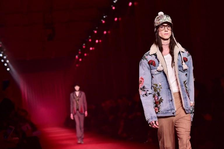 A Gucci sugere gorros e casacos enfeitados