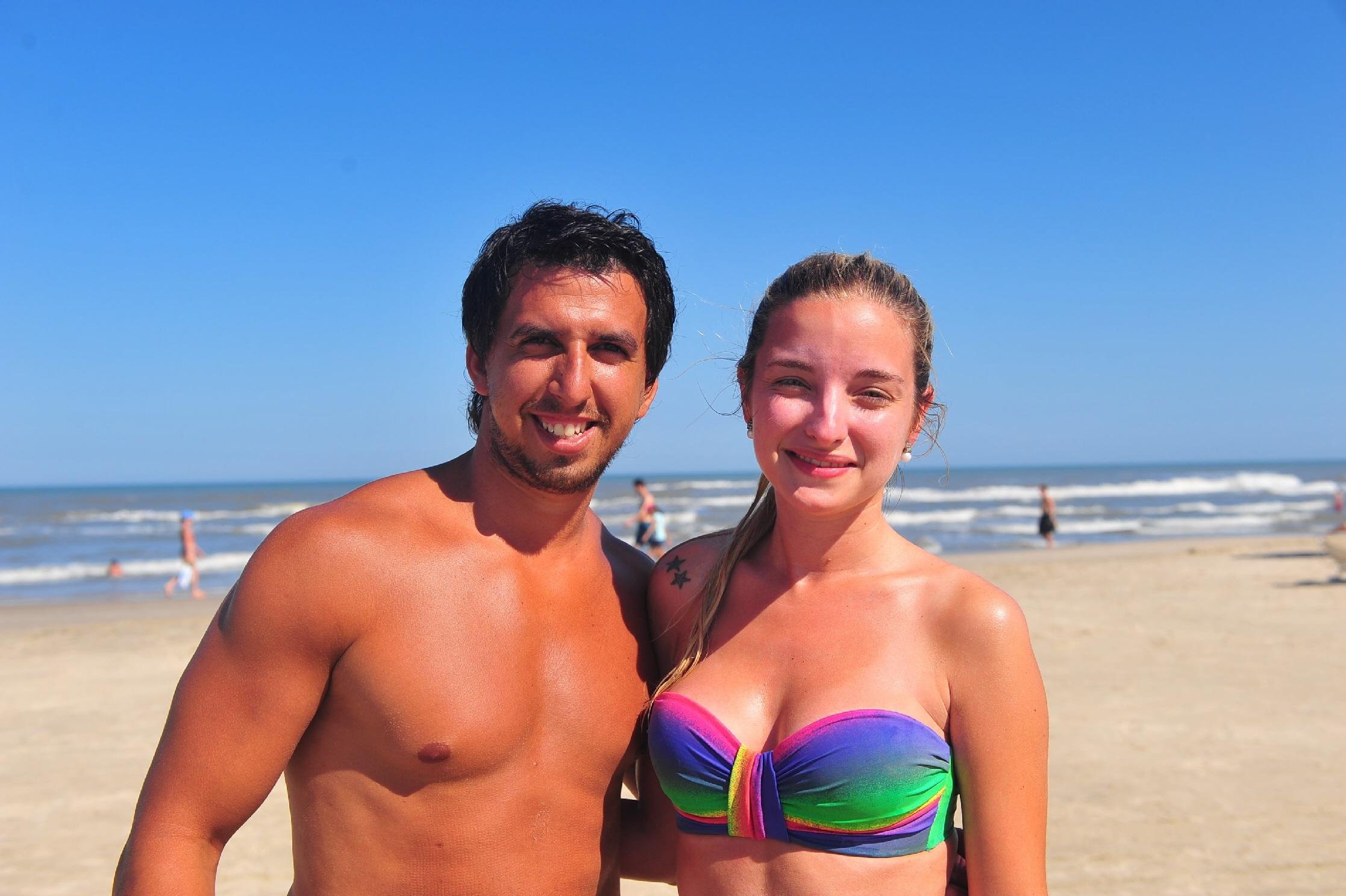 Dois casais de amigos argentinos curtiram sol e tranquilidade em Atl&acirc;ntida