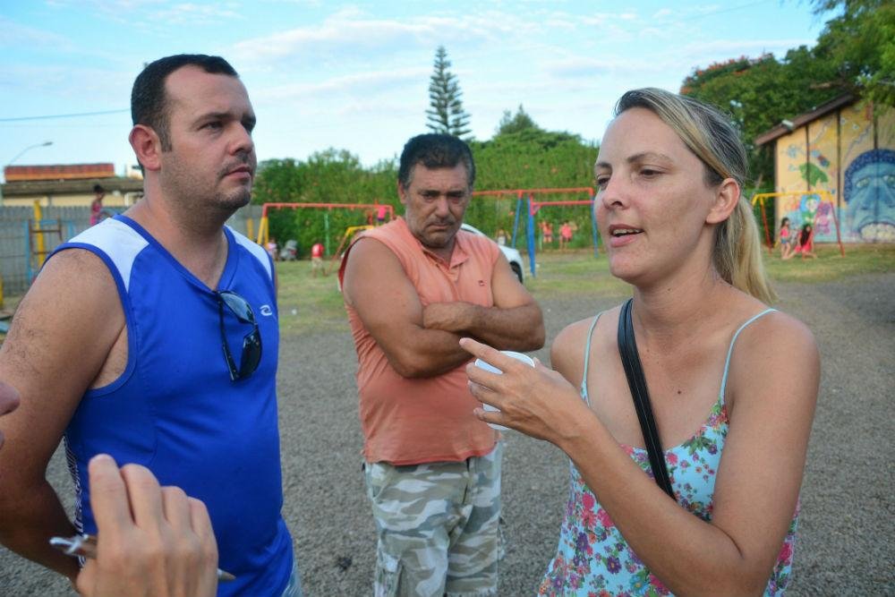 Os comerciantes Eronilson e Carolina s&atilde;o donos de um minimercado