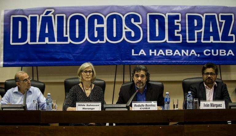 Governo colombiano e as Farc negociam o fim do conflito
