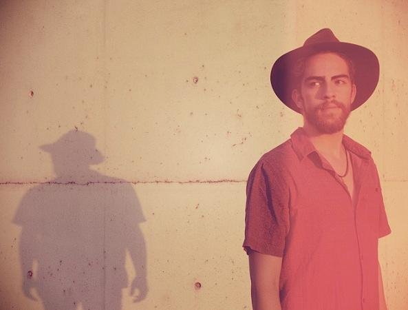 Cantor e compositor Ramiro Macedo &eacute; uma das atra&ccedil;&otilde;es