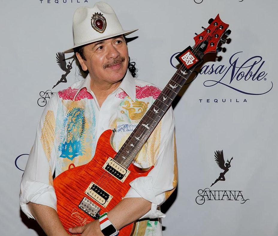 Lend&aacute;rio guitarrista mexicano Carlos Santana vai reunir sua banda original 