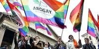 Centenas saíram às ruas pelo país para exigir a aprovação de um projeto de lei que reconhece os casais homossexuai