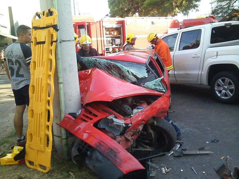 Motorista fugiu ap&oacute;s colis&atilde;o na zona Sul de Porto Alegre