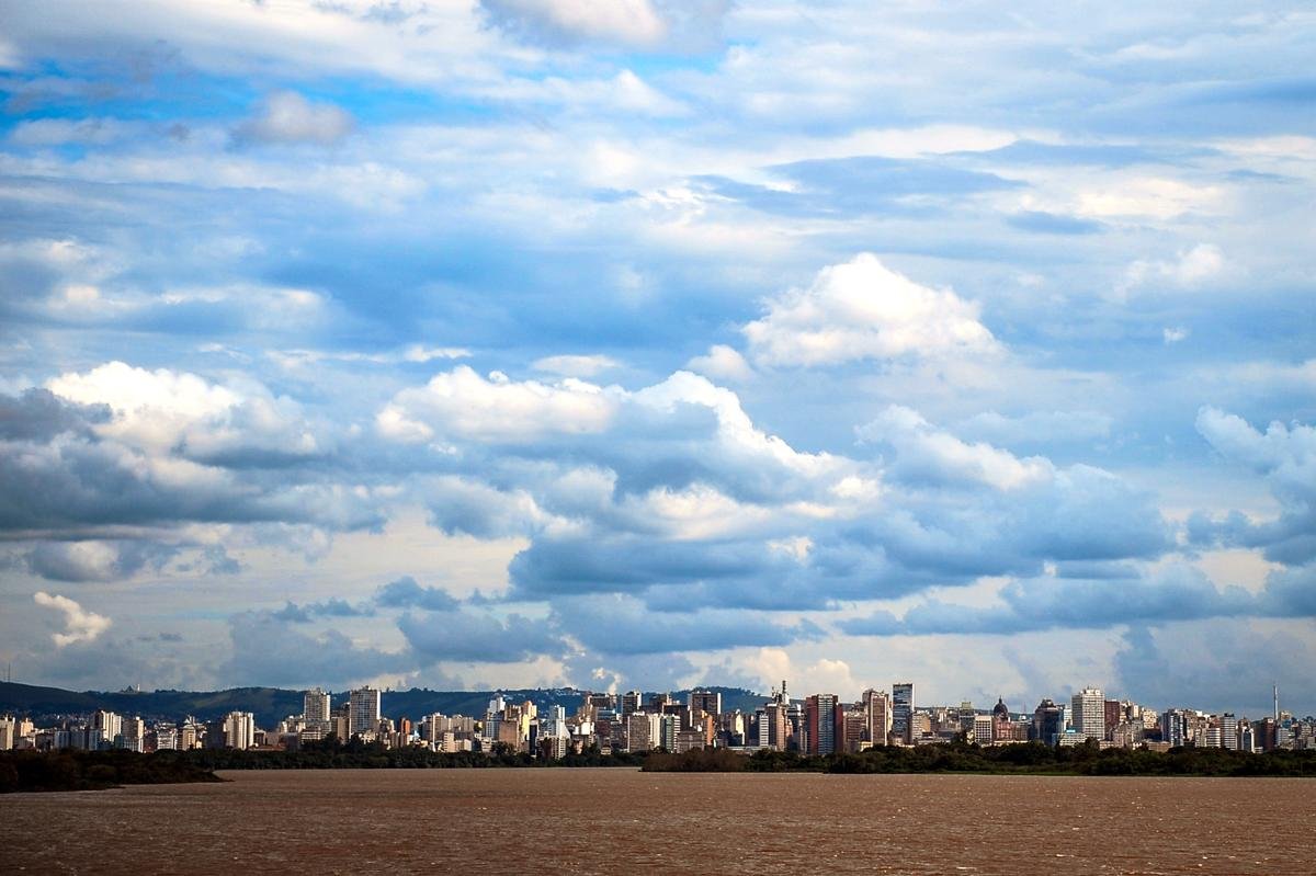 Onda de calor atinge pico hoje em Porto Alegre 