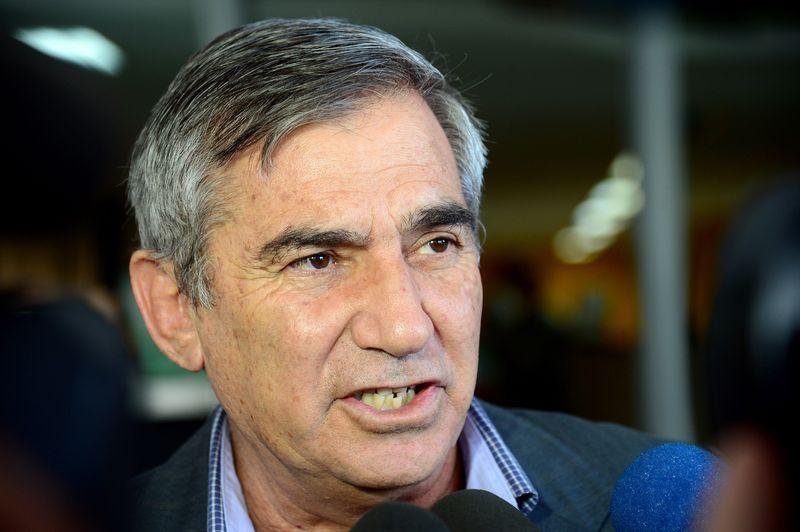 Gilberto Carvalho admite que suposto lobista lhe pediu apoio para MP