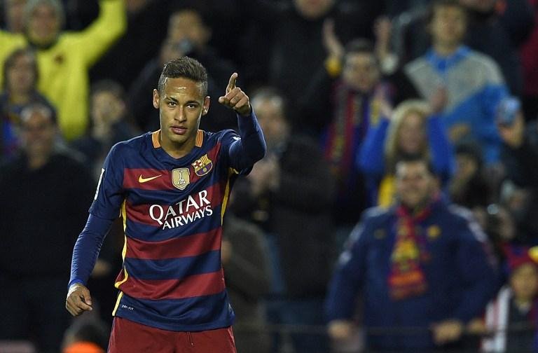 Neymar negocia novo contrato com Barcelona