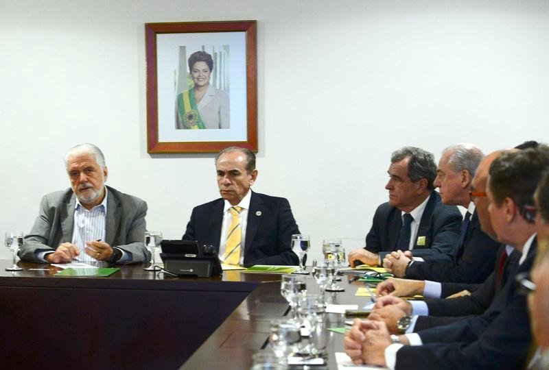 Ministros se re&uacute;nem com fabricantes de repelentes contra Aedes aegypti