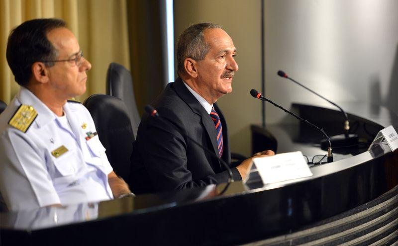 Cerca de 220 mil soldados ir&atilde;o atuar contra o zika v&iacute;rus, disse o ministro de Defesa