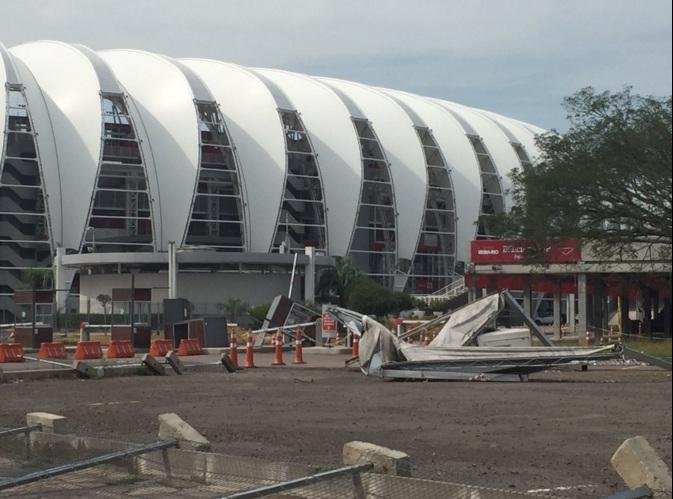 Beira-Rio sofreu os efeitos do temporal em Porto Alegre