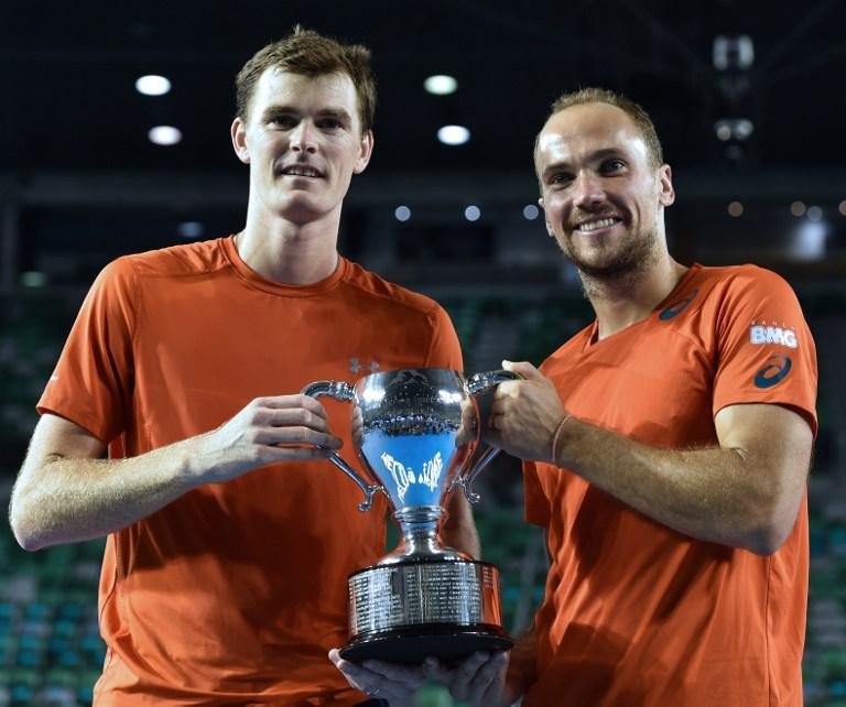 Dupla venceu jogo de virada, por 2-6, 6-4, 7-5