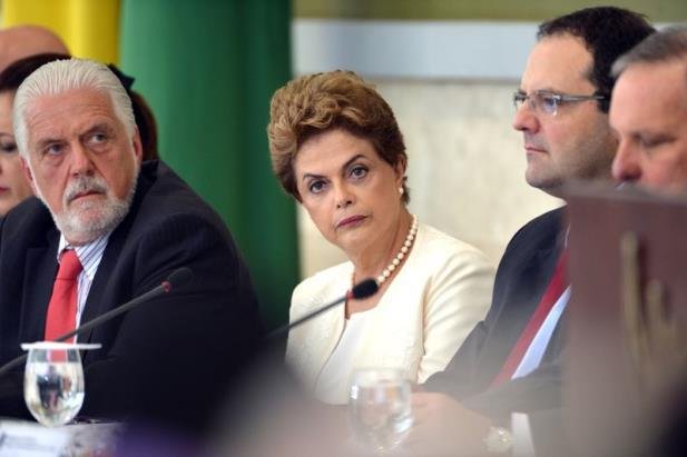Dilma vai promover campanha na TV e nas escolas para combater dengue