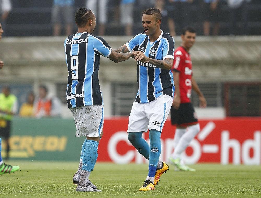 Everton marcou o segundo e Luan o primeiro na vit&oacute;ria sobre o Brasil de Pelotas