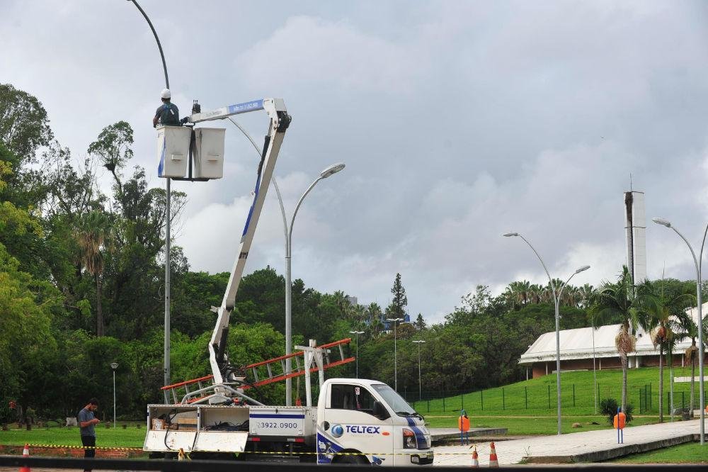 Porto Alegre ainda tem 15 mil pontos sem luz 