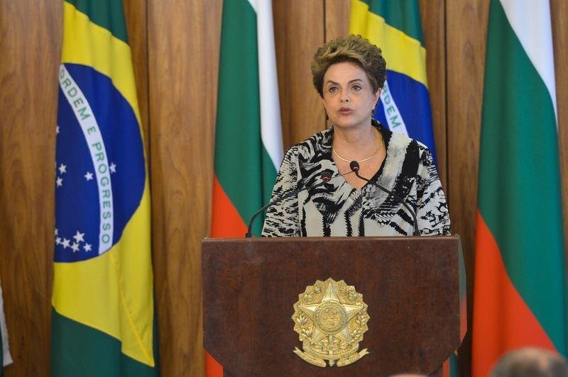 Dilma re&uacute;ne ministros para discutir combate ao v&iacute;rus Zika