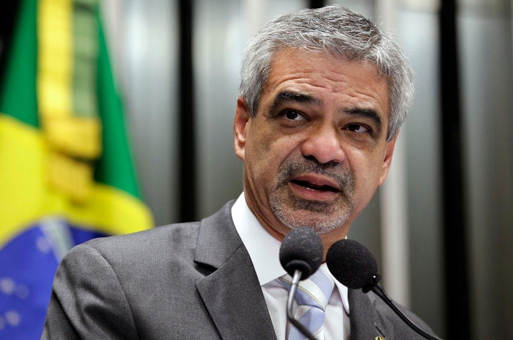 Humberto Costa &eacute; reconduzido &agrave; lideran&ccedil;a do PT no Senado 