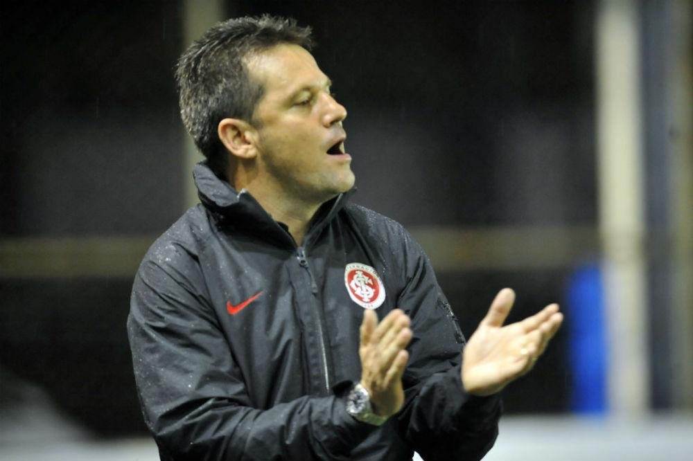 T&eacute;cnico reconheceu problemas de finaliza&ccedil;&atilde;o, mas valorizou atua&ccedil;&atilde;o em gramado sint&eacute;tico
