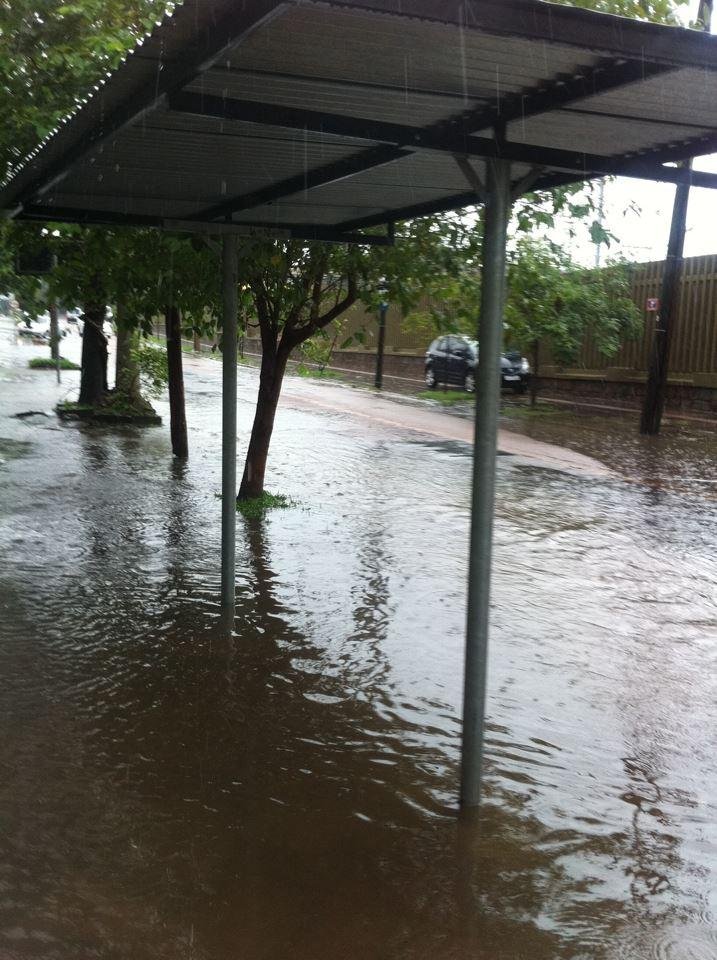 Chuva causou alagamentos na Capital
