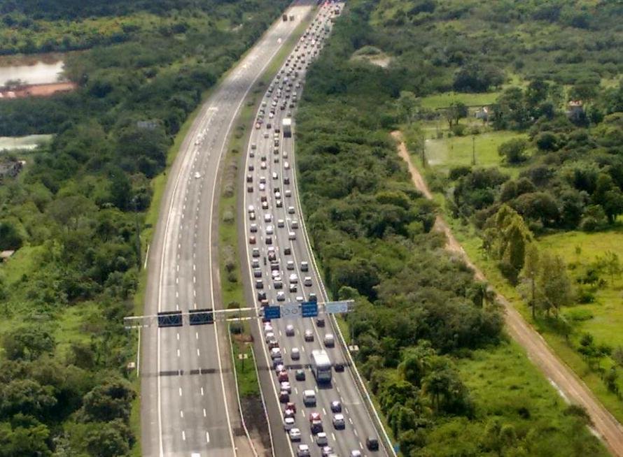 	Previs&atilde;o &eacute; de que 80 mil motoristas passem pela freeway neste s&aacute;bado