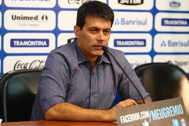 Gr&ecirc;mio busca refor&ccedil;o para o meio-campo 