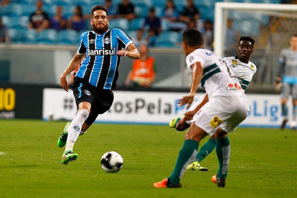 Gr&ecirc;mio bateu o Coritiba por 1 a 0