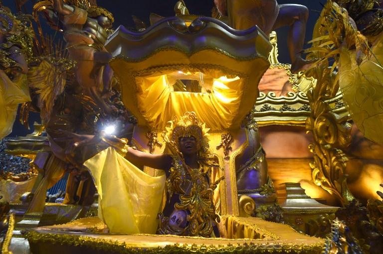 Beira-Flor inovou no desfile