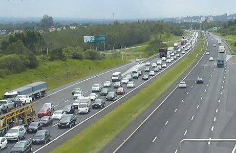 Mais de 70 mil devem passar pela freeway nesta ter&ccedil;a