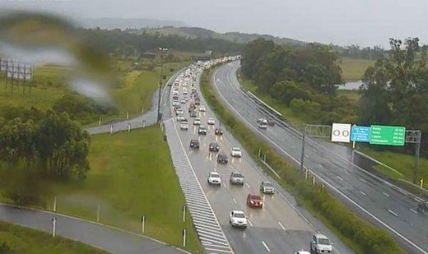 Mais de 20 mil carros passaram pela freeway nessa manh&atilde;