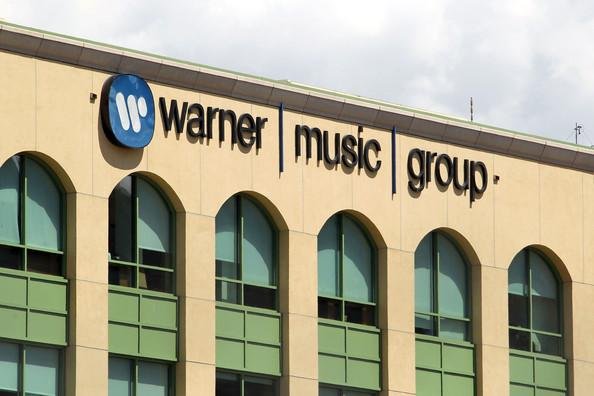 Warner deixar&aacute; de ter direitos sobre a can&ccedil;&atilde;o