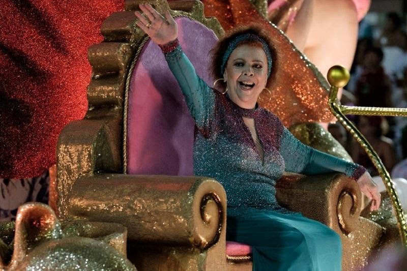 A sambista Beth Carvalho em um dos destaques
