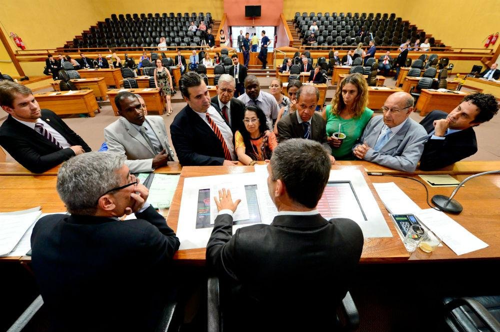 L&iacute;deres se reuniram com o presidente presidente Cassio Trogildo nesta quarta-feira