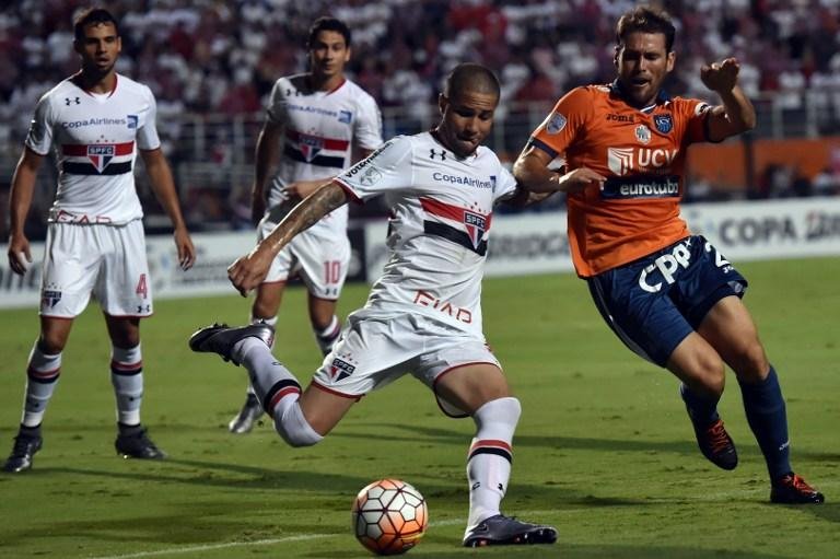 Jogo terminou em 1 a 0 para os paulistas, com gol aos 42 do segundo tempo