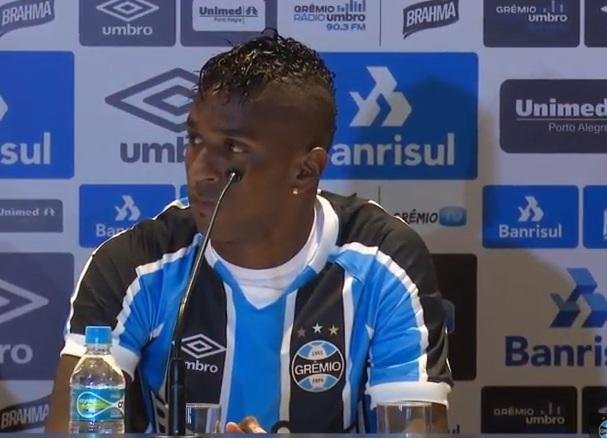 Bola&ntilde;os foi apresentado pelo Gr&ecirc;mio nesta quinta