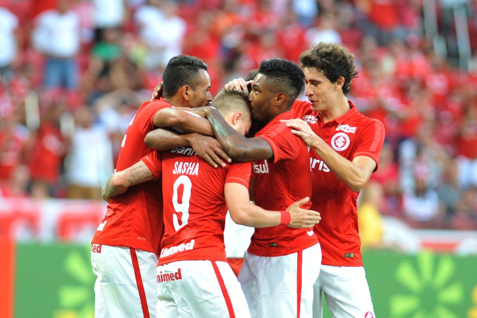 Colorado venceu por 2 a 1 com gols de Sasha e Artur, que acertou um belo chute