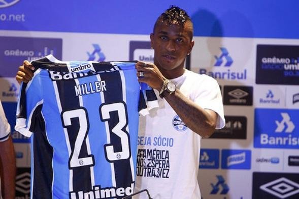 Sem data para estrear, Bola&ntilde;os passar&aacute; por pr&eacute;-temporada no Gr&ecirc;mio 
