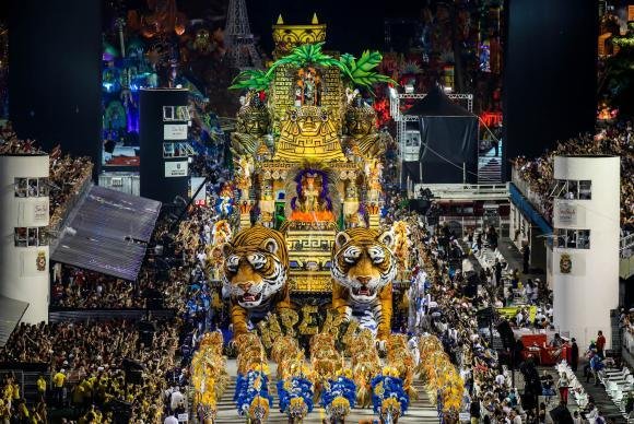 Campe&atilde;s do carnaval de S&atilde;o Paulo desfilar&atilde;o nesta sexta