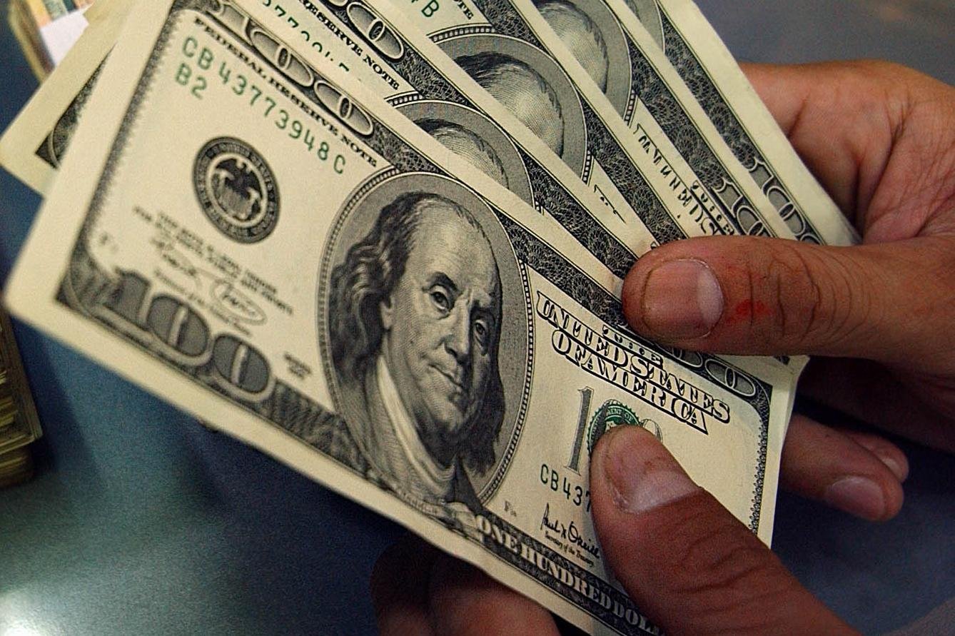 Moeda norte-americana fechou semana cotada a R$ 3,989