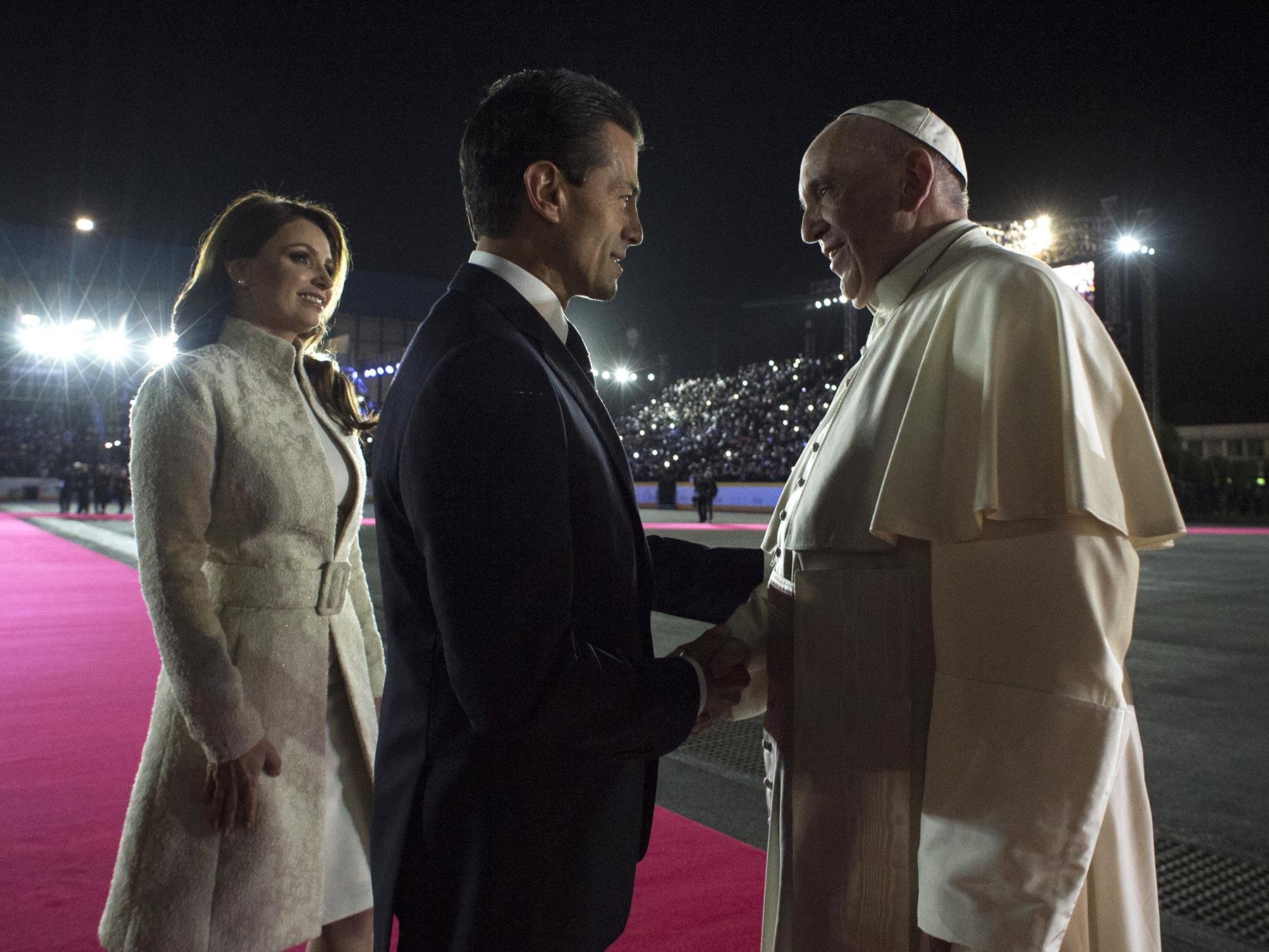 Papa Francisco chega ao M&eacute;xico para esperada visita