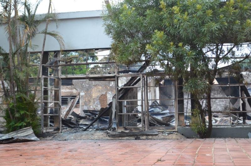 Fogo destr&oacute;i clube em Santa Rosa