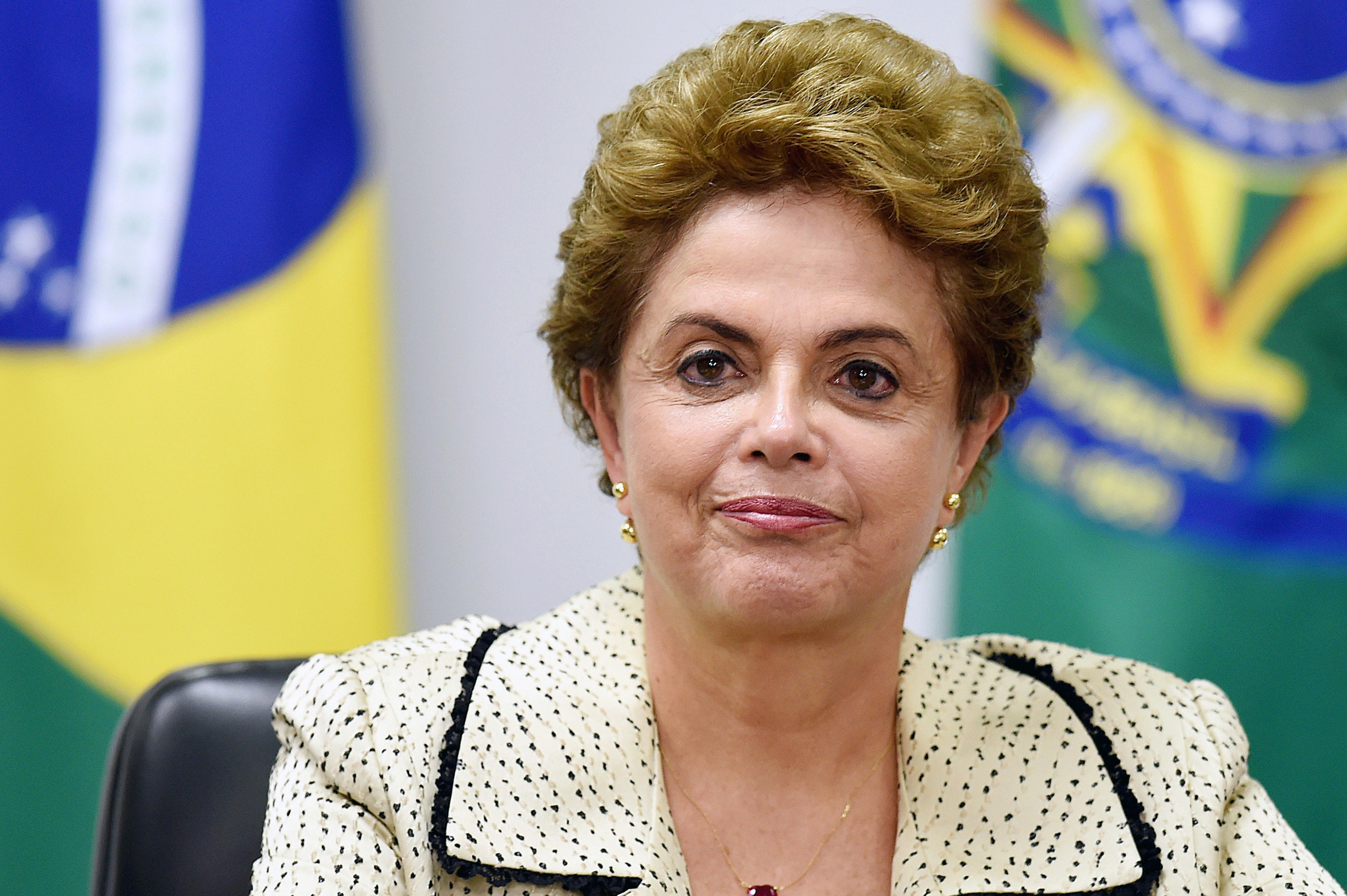Dilma defende Lula de suspeitas em reforma de s&iacute;tio 